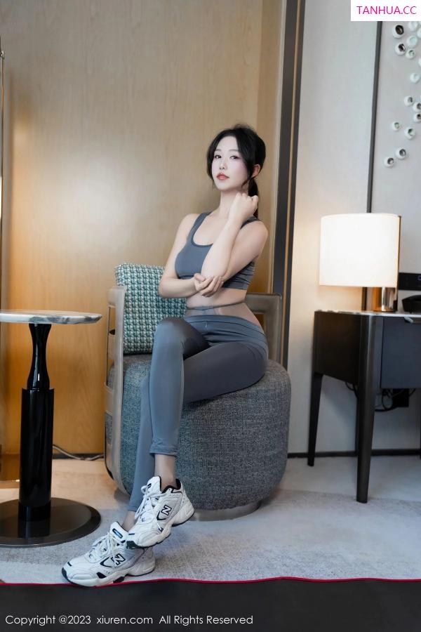 陈若依 抖娘利世 [XiuRen]高清写真图 2023.12.28 No.7882 利世 美腿丝袜第11张图片